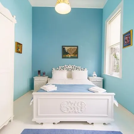 Taliva Pavillon * Σμύρνη